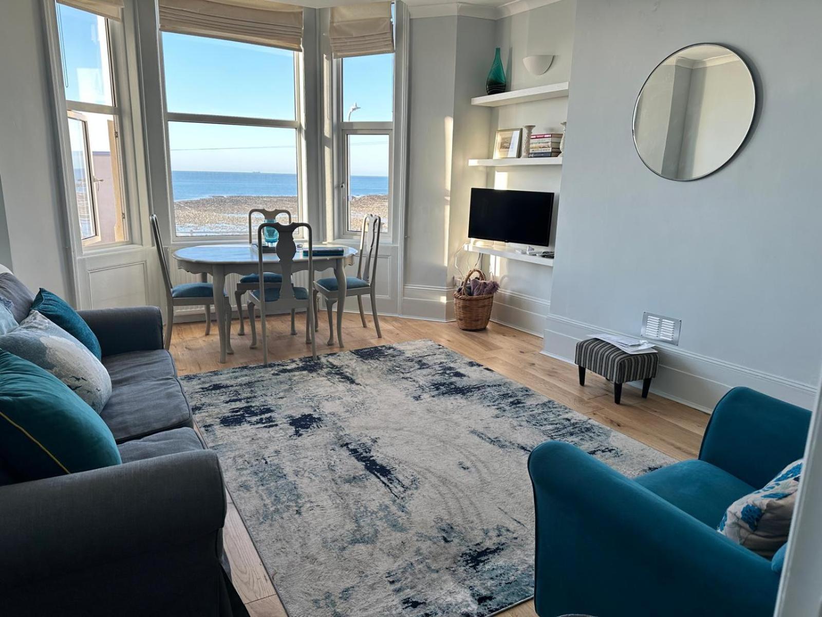 Newly Refurbished - Sunset Retreat