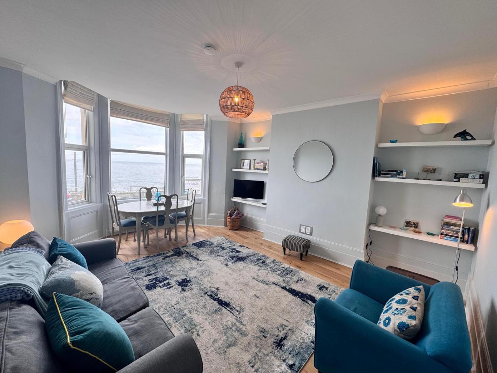 Apartment Newly Refurbished - Sunset Retreat *